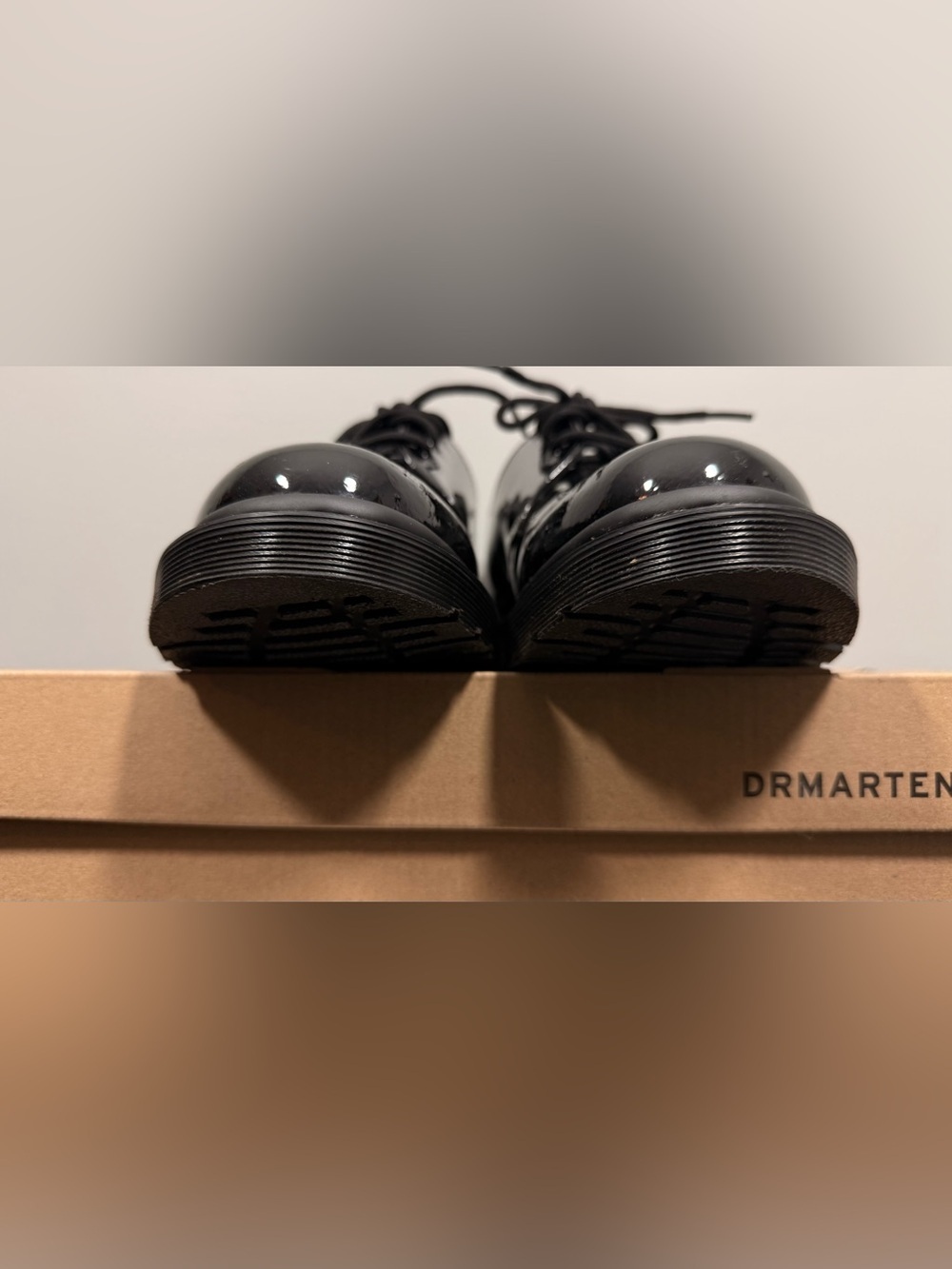 Dr. Martens Black Patent Leather Lace-Up Derby Shoes Size 9 - Picture 6 of 16